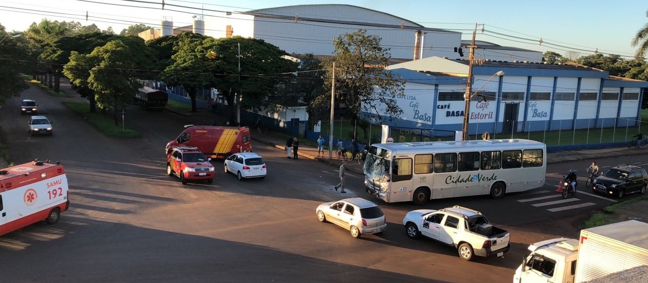 Seis pessoas ficam feridas em acidente de trânsito em Maringá 