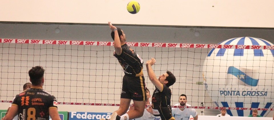 Denk Maringá perde para o Sesc RJ por 3 sets a 0