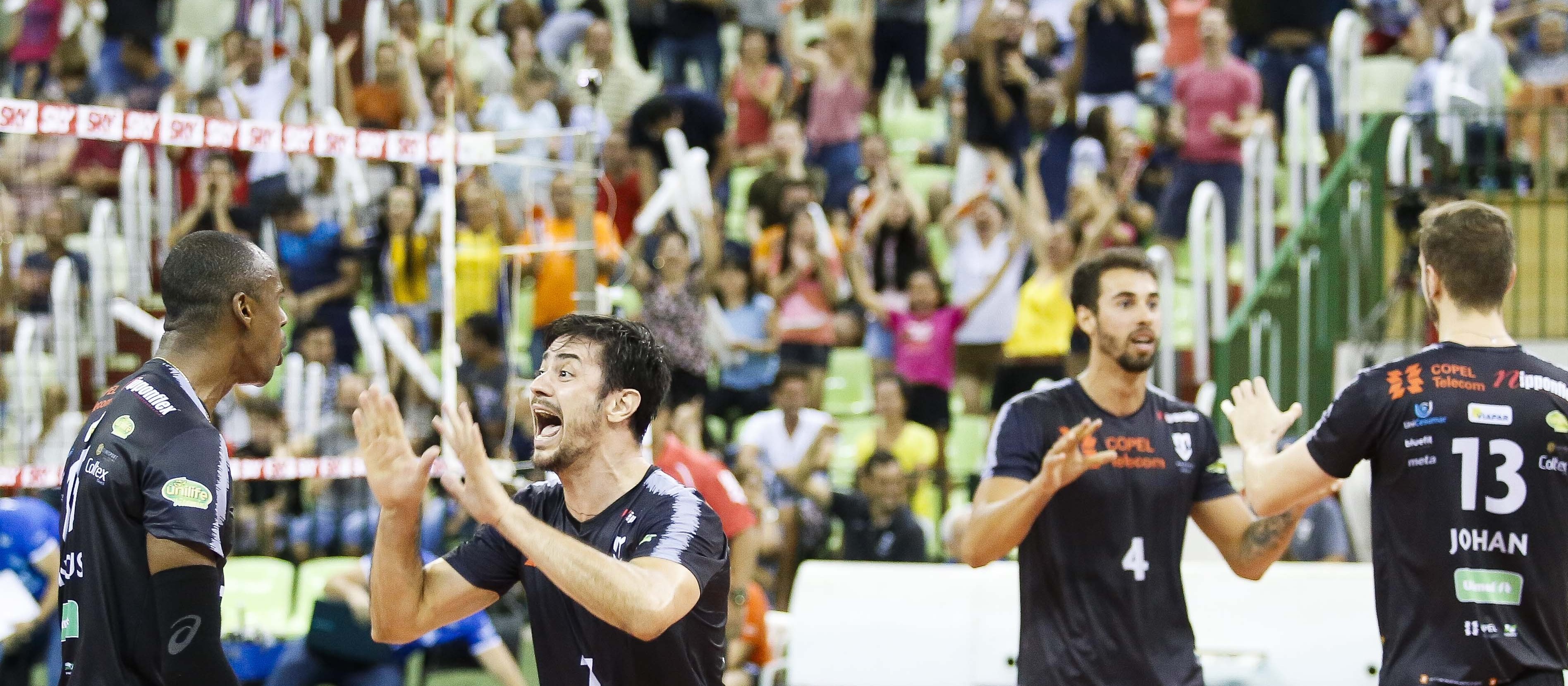 Maringá Vôlei vence o Sesi/SP e está classificado para as semifinais