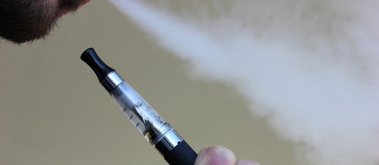 Projeto de lei proíbe venda e uso de cigarros eletrônicos no Paraná