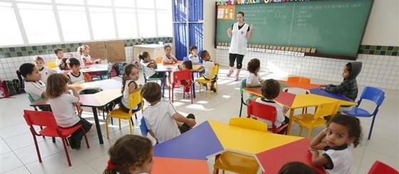 Cinco escolas particulares se credenciam