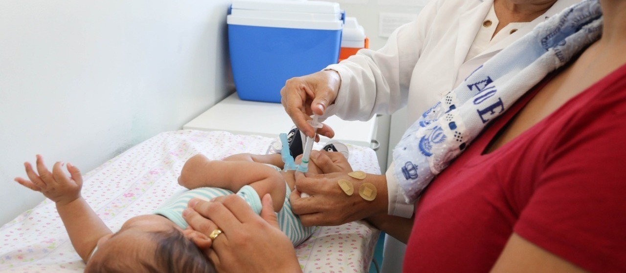 Maior parte das vacinas não atinge metade do público-alvo em Maringá