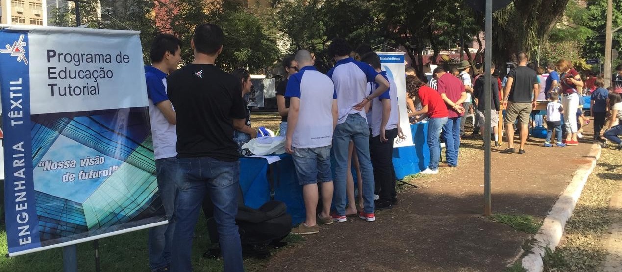 Alunos do PET da UEM levam conhecimentos aos moradores