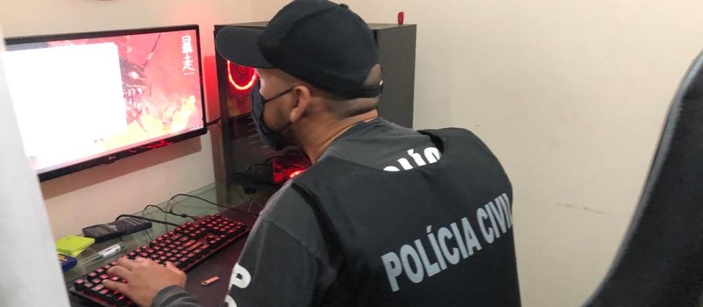 Polícia Civil cumpre mandado de busca e apreensão em Maringá