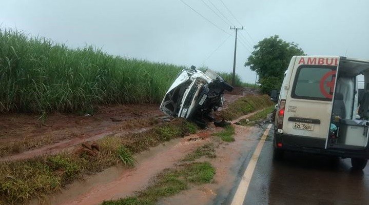 Acidente deixa o trânsito lento entre Floraí e São Carlos do Ivaí