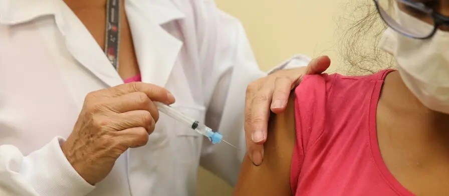 Covid-19: Maringá vacina adolescentes de 15 a 17 anos nesta sexta-feira