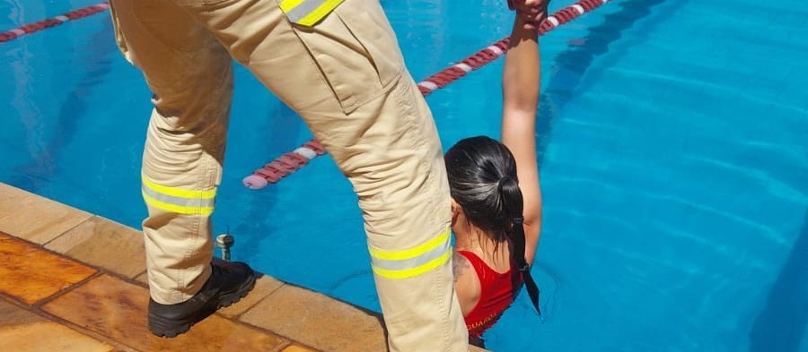 Bombeiros orientam imprensa sobre afogamento