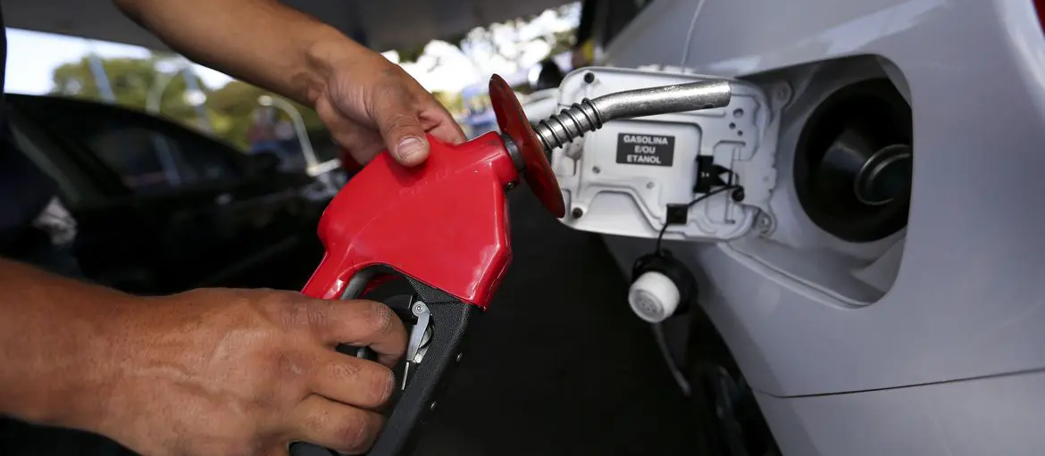 Preço da gasolina em Maringá está chegando aos R$ 6, indica pesquisa da ANP