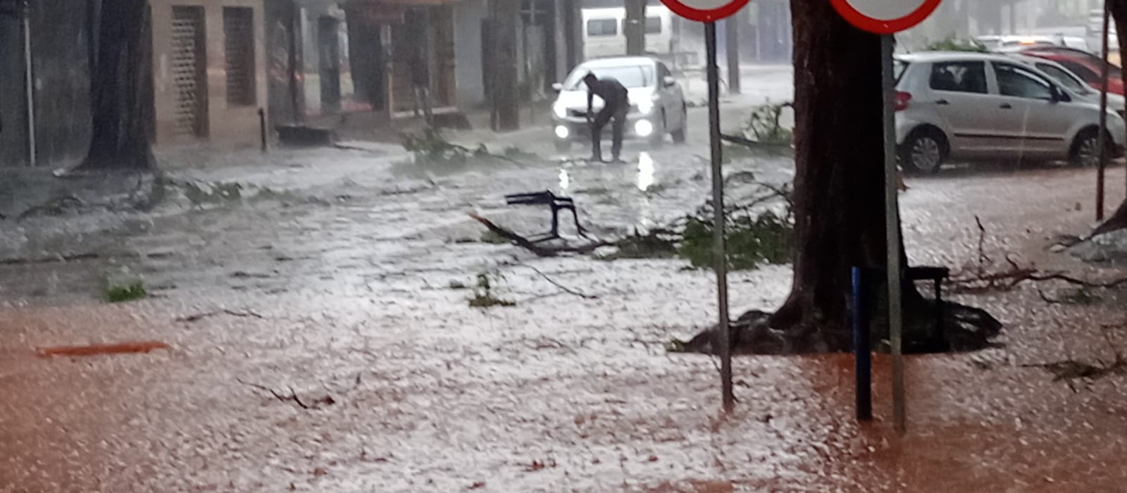 Maringá tem dia com maior volume de chuva no mês nesta terça-feira (22)