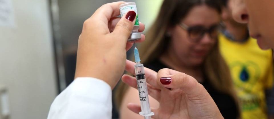 Ao menos 12 municípios já não têm vacina contra a gripe