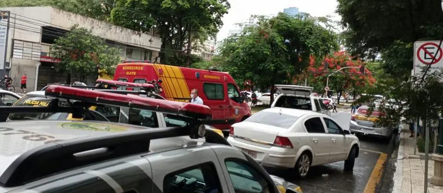 Polícia apreende motos usadas durante assalto dentro de shopping em Maringá