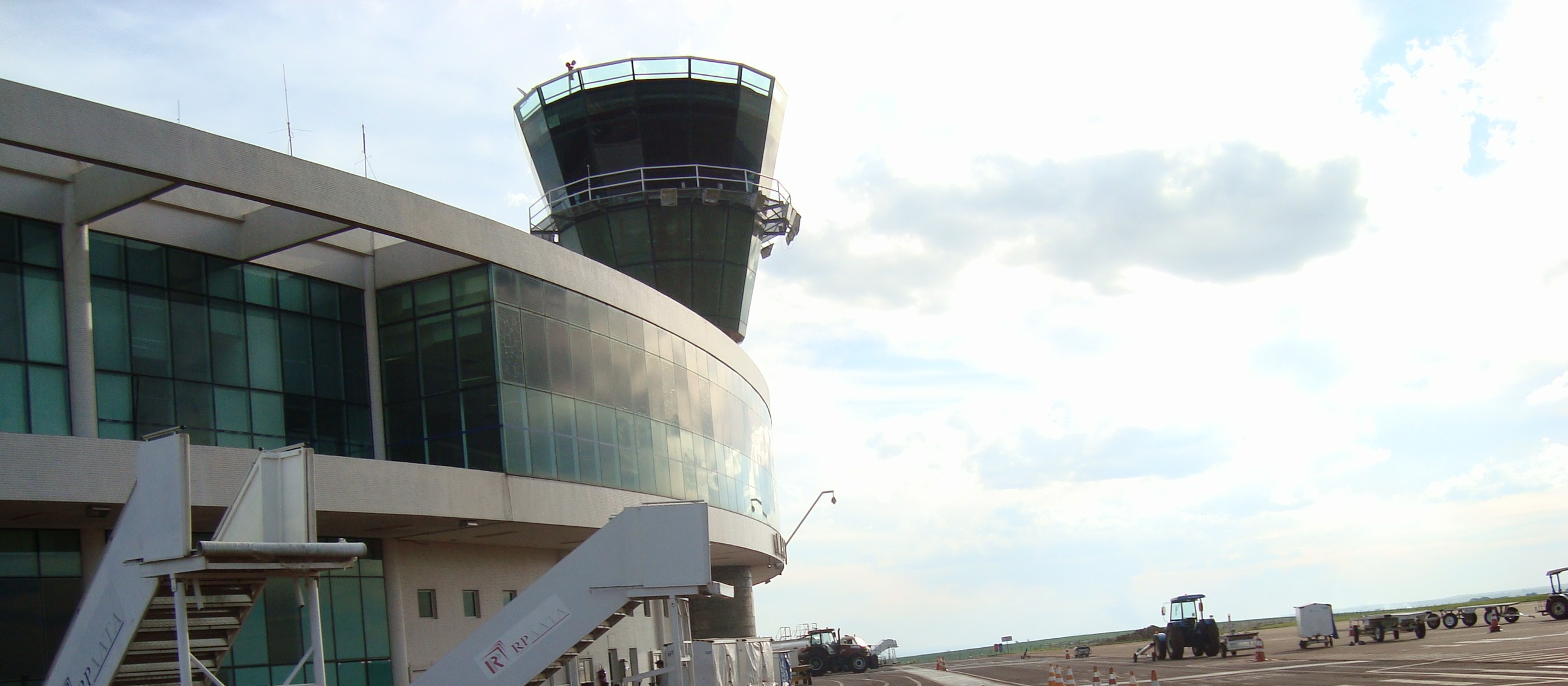 Cinco empresas disputam licitação da torre de controle do aeroporto