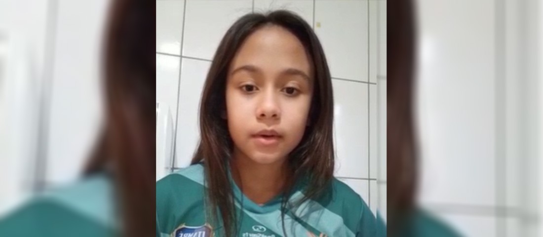 Menina proibida de jogar com meninos consegue autorização para continuar no campeonato