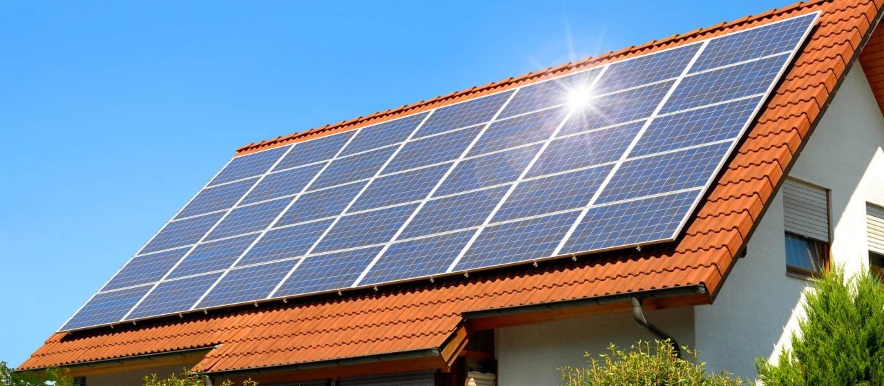 Energia solar fotovoltaica pode ser resposta para economia de luz