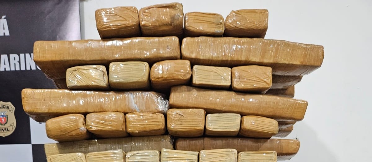 Mulher é presa com 60 quilos de maconha escondidos em malas