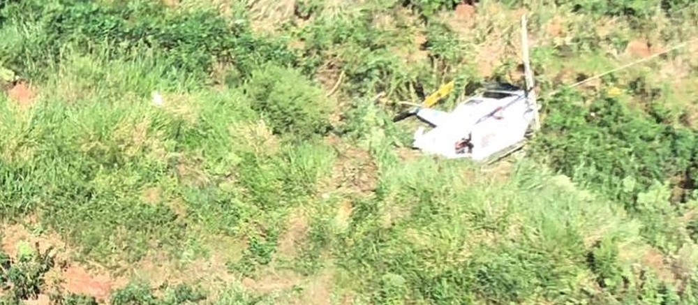 Piloto fica ferido em queda de helicóptero