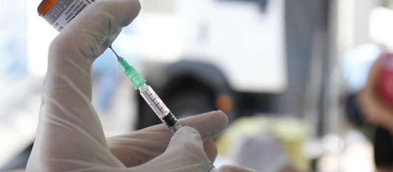Quase 8 mil doses de vacina contra Covid-19 venceram em Maringá