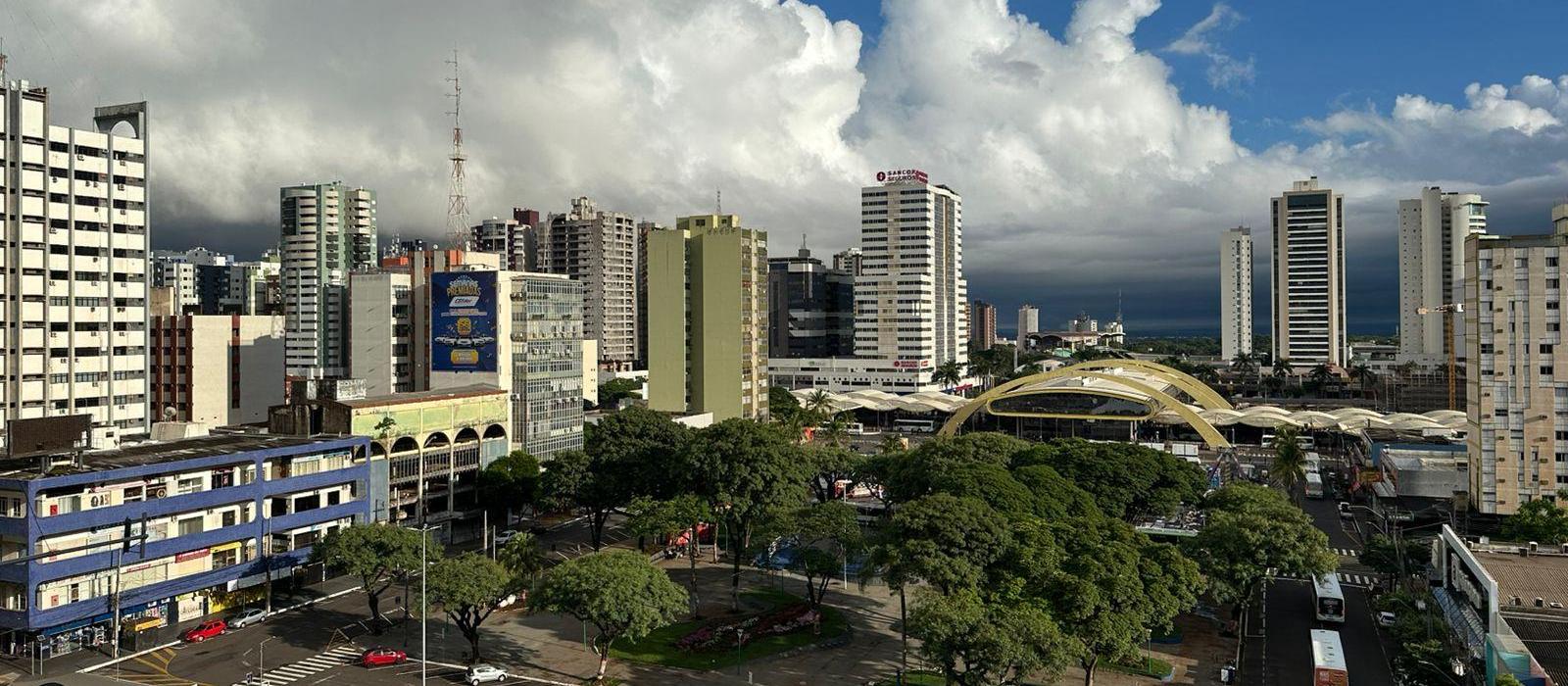 Maringá amanhece com nebulosidade nesta quinta (5), mas sol deve predominar à tarde