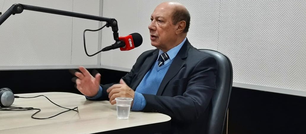 Antes de pagar as contas, poupe uma parte do salário