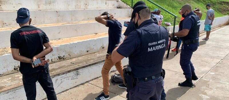 Operação policial ‘fecha’ Vila Olímpica de Maringá e encontra drogas