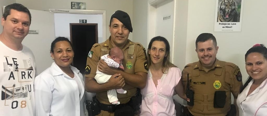 Policiais salvam recém-nascida que engasgou em Cianorte
