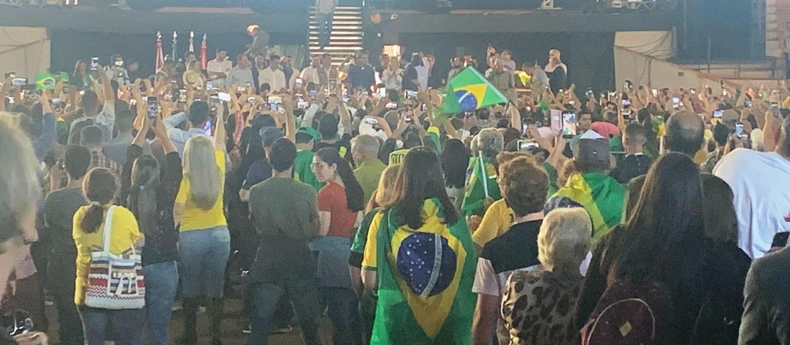 Começam os discursos na cerimônia na Expoingá com a presença do presidente Bolsonaro