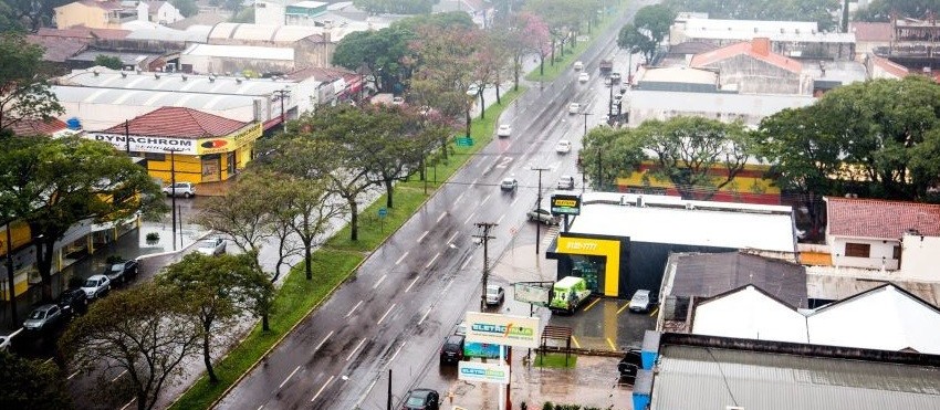 Viapar inicia reparos na Avenida Colombo