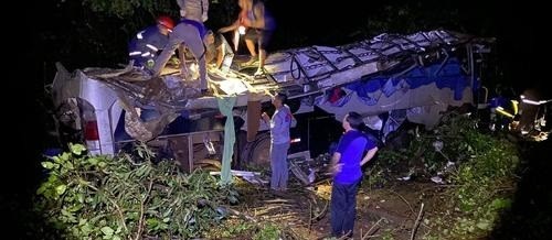 10 pessoas morrem em acidente grave na PR- 090, em Sapopema
