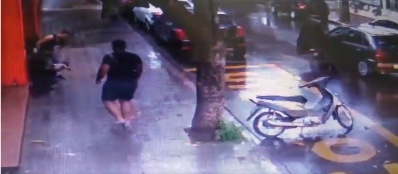 Câmera de segurança flagra bebê engasgado sendo salvo em Marialva; veja o vídeo 
