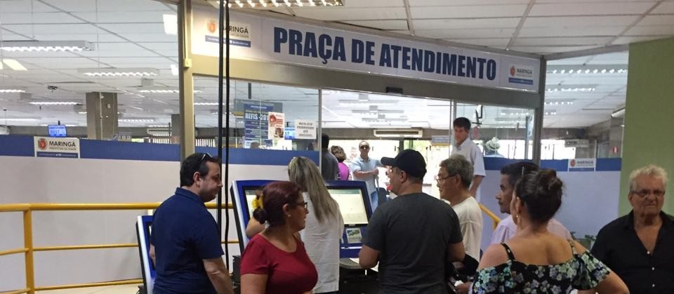 Praça de Atendimento segue movimentado para a retirada das guias de IPTU