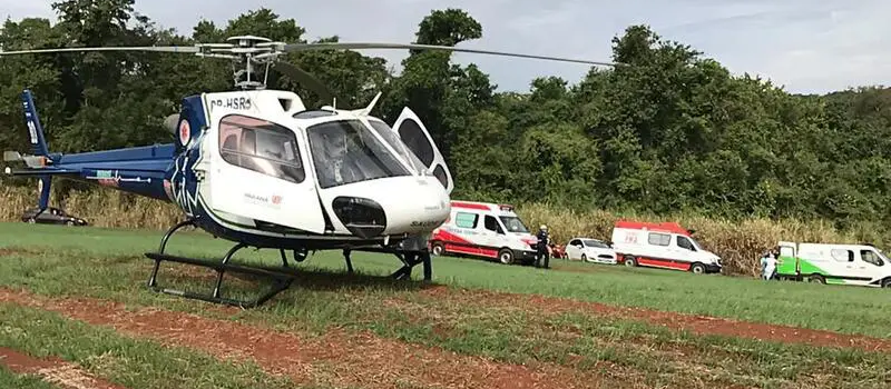 Criança de 6 anos fica gravemente ferida após acidente com trave em campo de futebol