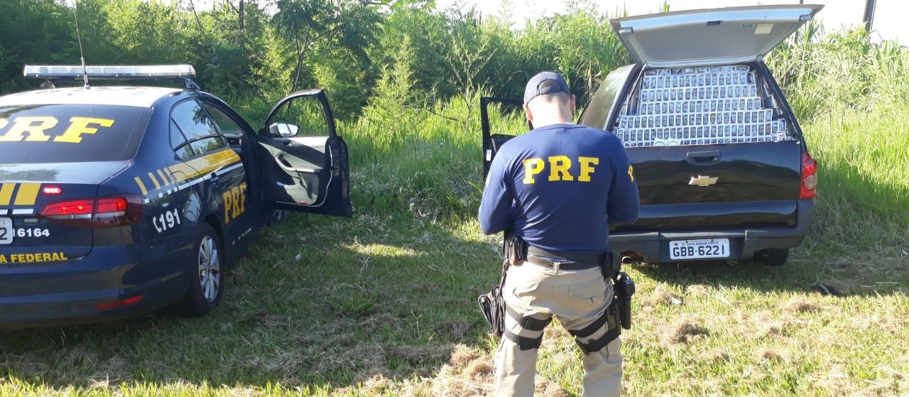 Contrabandista foge, mas carga de cigarro é apreendida pela PRF