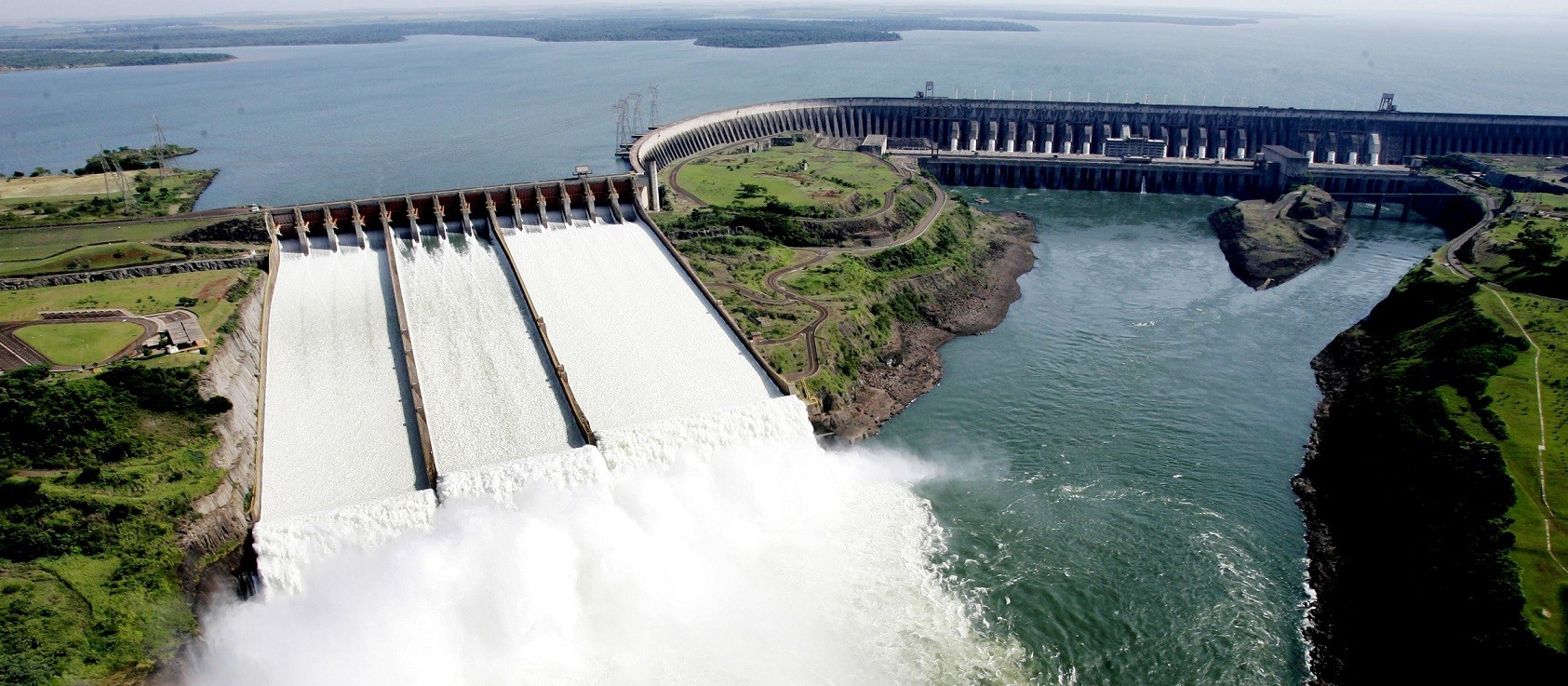 Paraguai pretende aumentar tarifa de Itaipu em 24%; Brasil negocia