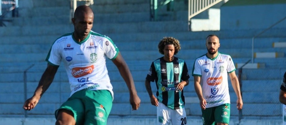 Isolado na liderança, Maringá FC fecha série de jogos fora de casa