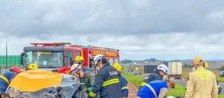 Cinco pessoas ficam feridas em acidente na PR-317 em Floresta