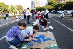 Milhares de pessoas trabalham nos preparativos de Corpus Christi, uma das mais simbólicas datas para a Igreja Católica