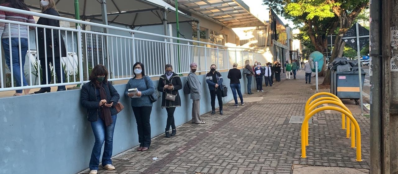 Profissionais da educação começam a ser vacinados nesta quinta-feira (13), em Maringá