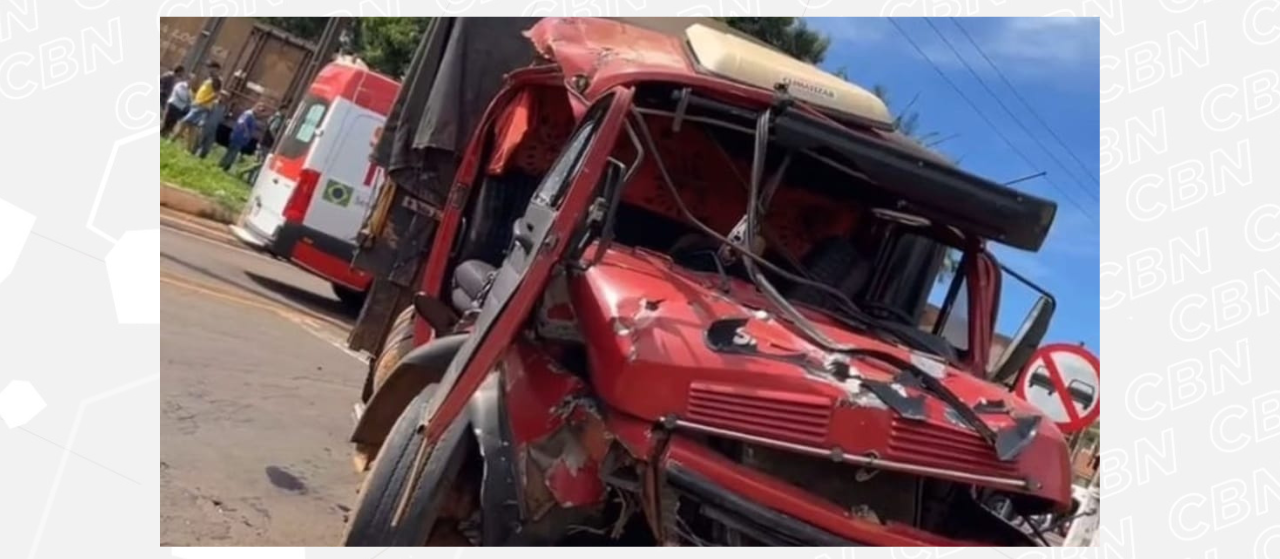 Morre no hospital motorista de caminhão atingido por trem