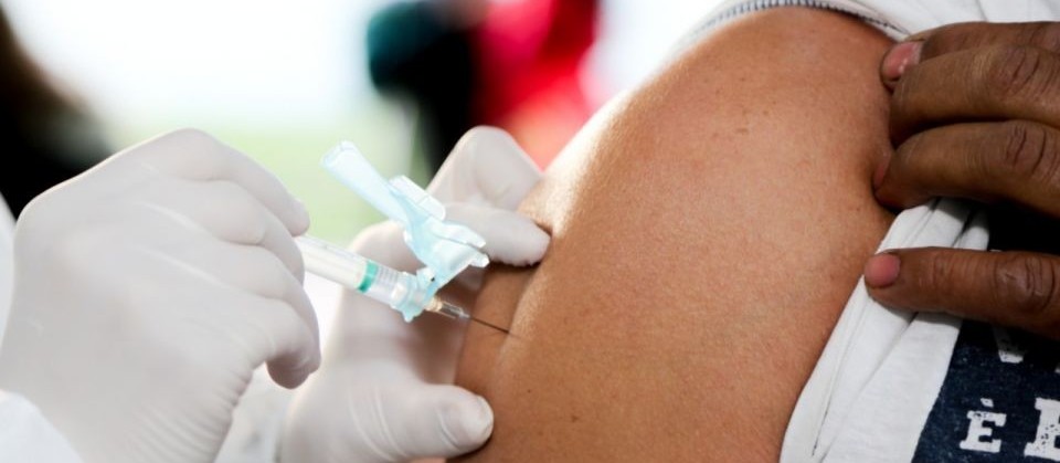 Mais da metade do público-alvo ainda precisa se vacinar contra gripe em Maringá