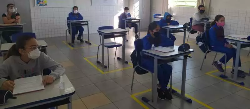 Pelo menos seis cidades da região de Maringá retomaram as aulas em escolas municipais