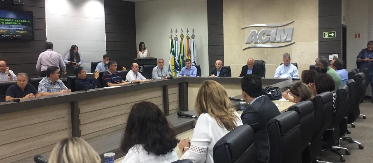 Em reunião com lideranças, momento tenso