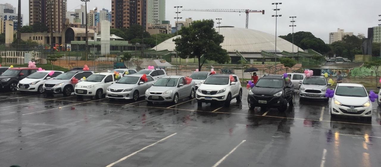 Carreata pede volta às aulas em Maringá