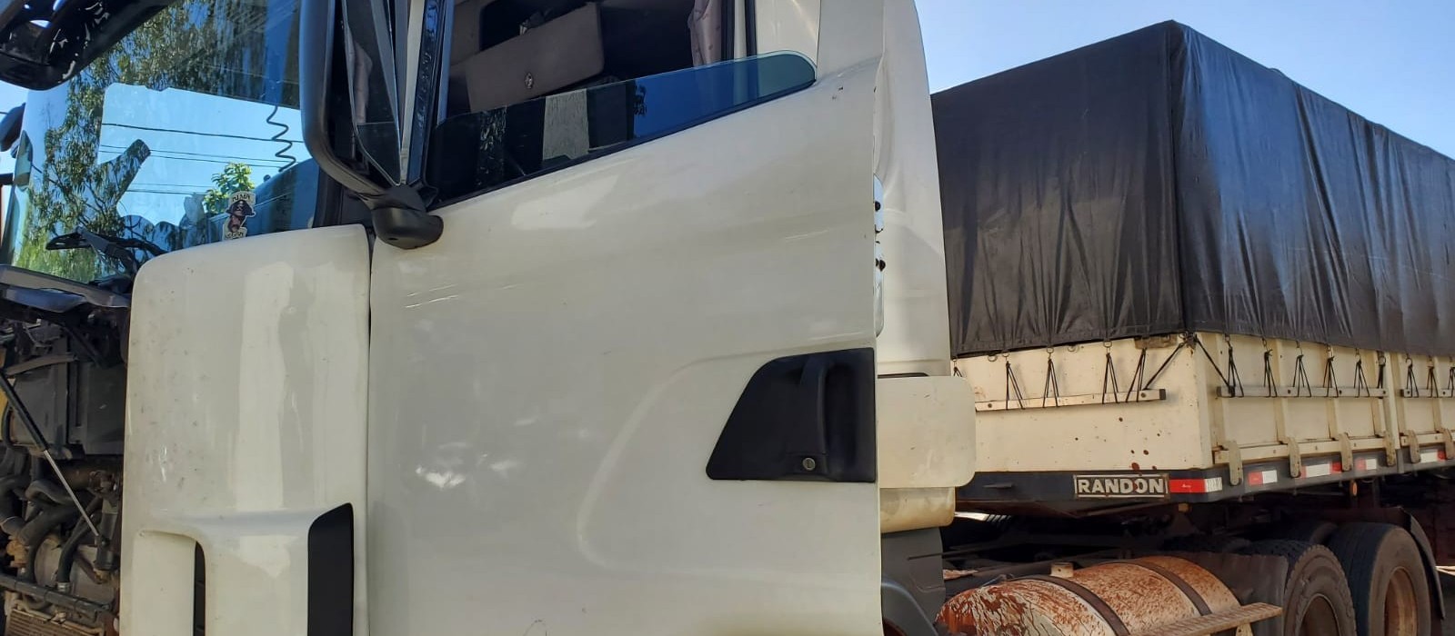 Polícia Federal encontra 170 kg de cocaína escondidos em carreta que transportava milho