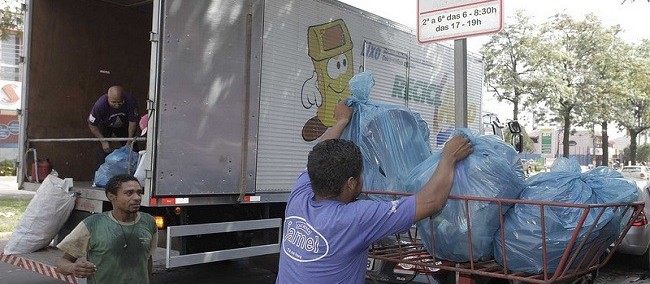 Recicla Comércio cadastra empresas da Avenida Cerro Azul