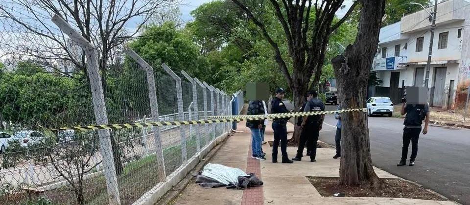 Homem em situação de rua é encontrado morto em frente ao Centro POP