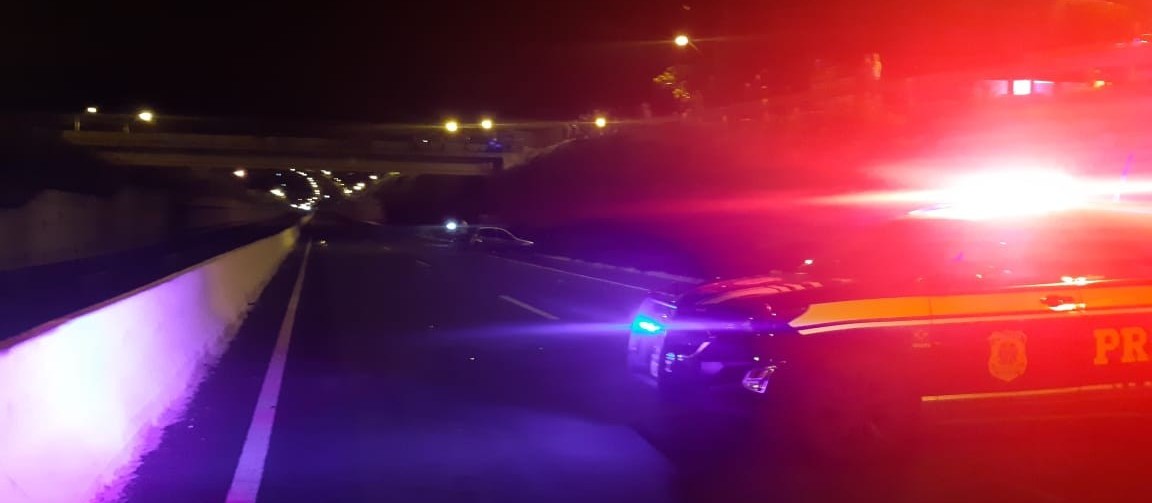 Motociclista morre ao bater contra carro no Contorno Norte