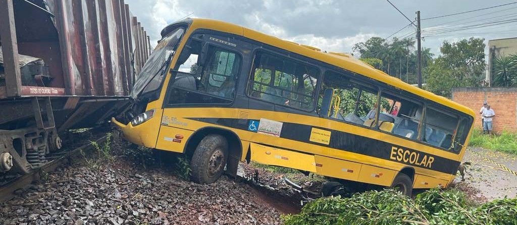 Ônibus da Apae de Jandaia do Sul estava com licença vencida