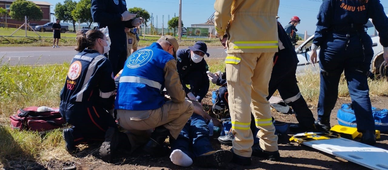 Acidente na PR-323 deixa motorista gravemente ferido