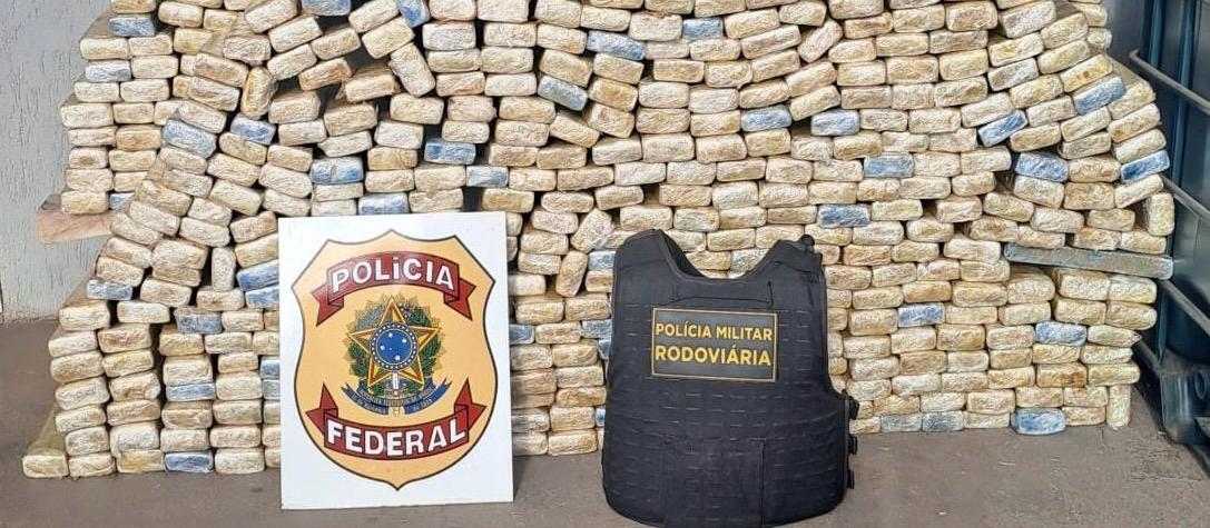 Motorista é preso com mais de 700 kg de maconha na BR-376