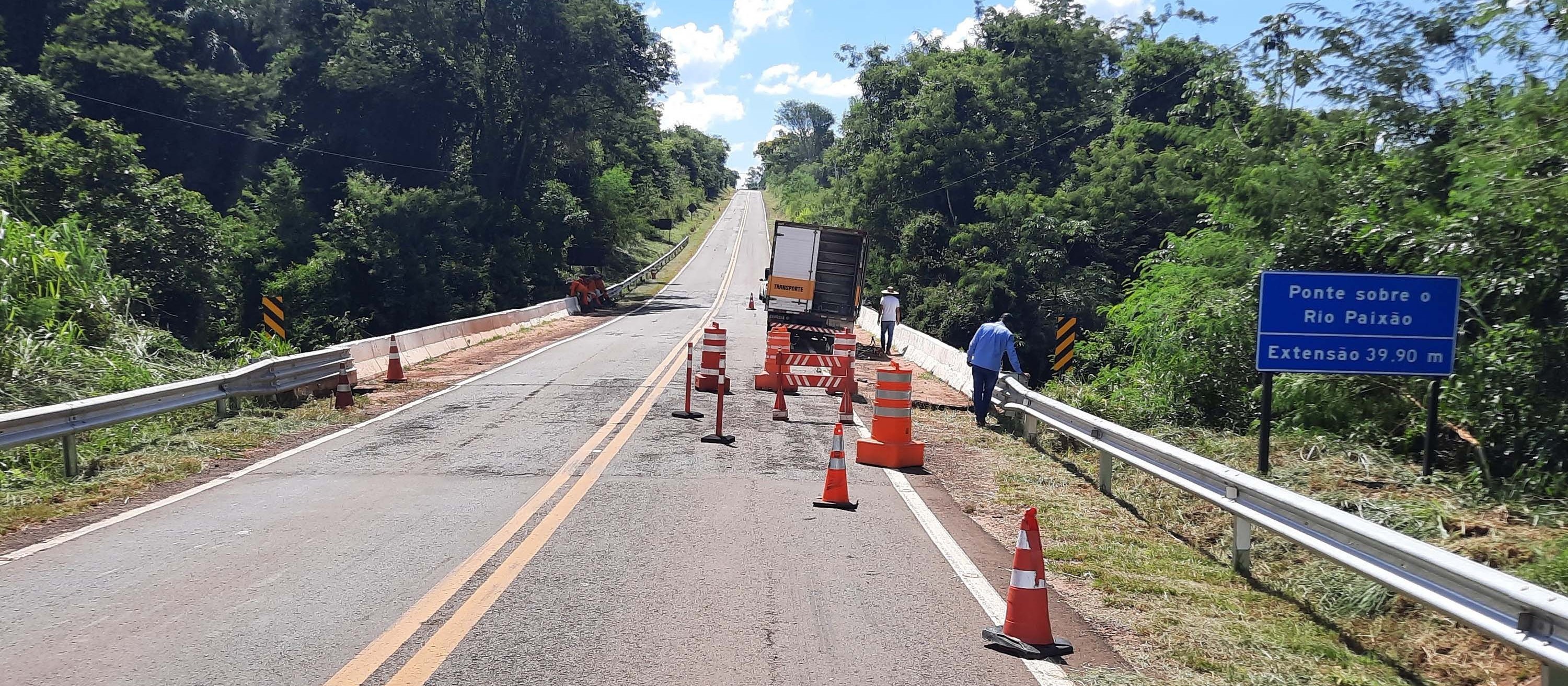 PR-218 entre Amaporã e Paranavaí é interditada